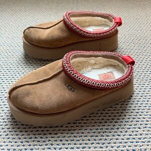 UGG Women’s Tazz Slipper, Chestnut, size 7